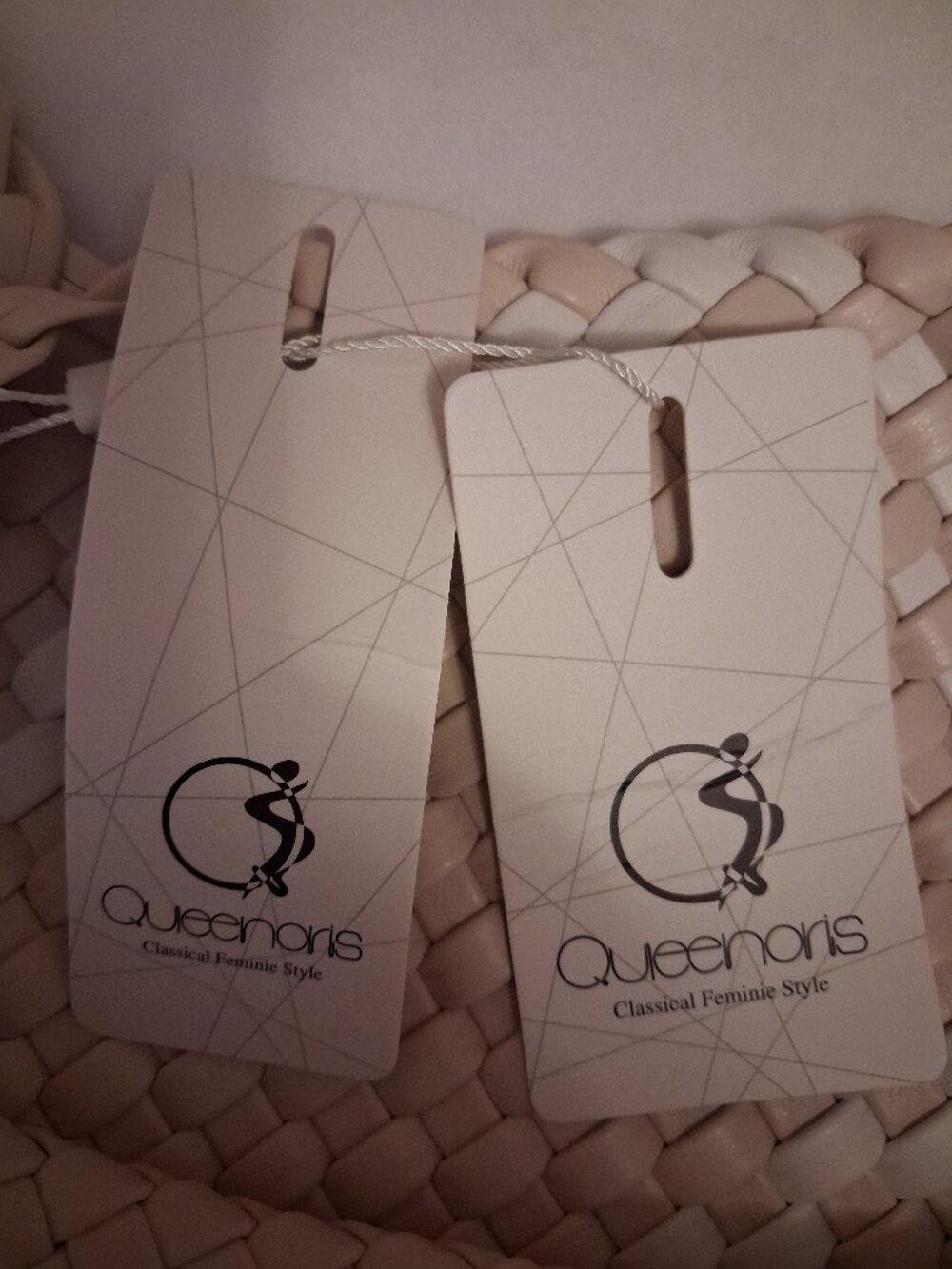 NWT Queenoris Tan White Woven Tote Bag with Matching Zip Pouch